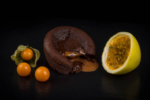Coulant de Chocolate y Maracuyá